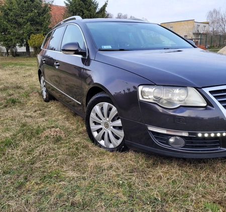 Volkswagen Passat cena 18750 przebieg: 393600, rok produkcji 2007 z Golina małe 301